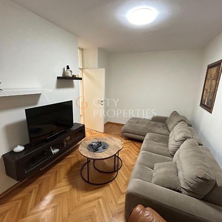 Charming And Lovely Apartment In Podgorica Center Bagian luar foto
